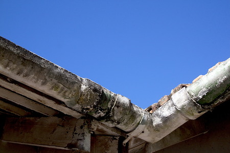 How to remove black streaks from gutters in east stroudsburg gutter brightening vs cleaning